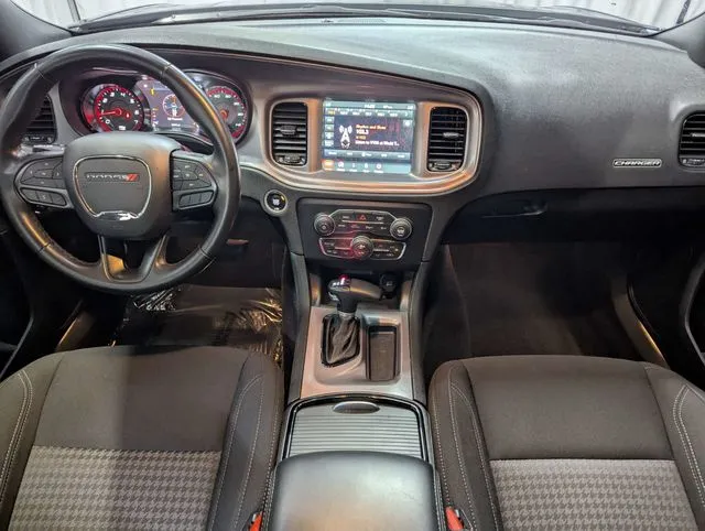 Dodge Charger photo 5