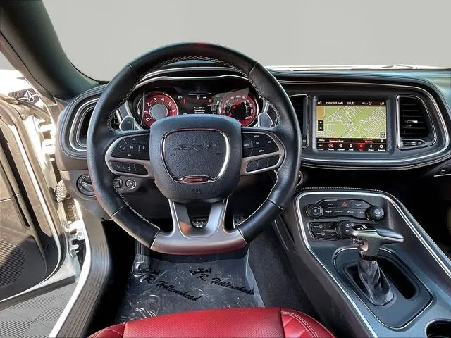 Dodge Challenger photo 10