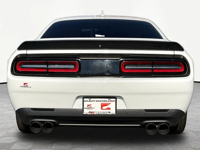 Dodge Challenger photo 6