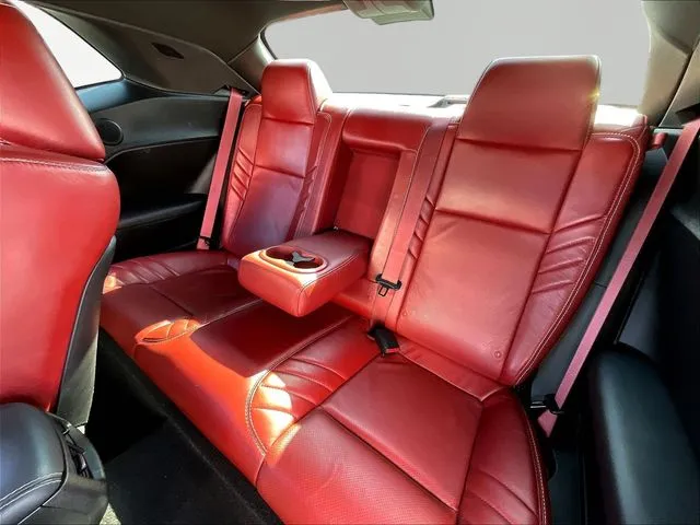 Dodge Challenger photo 22