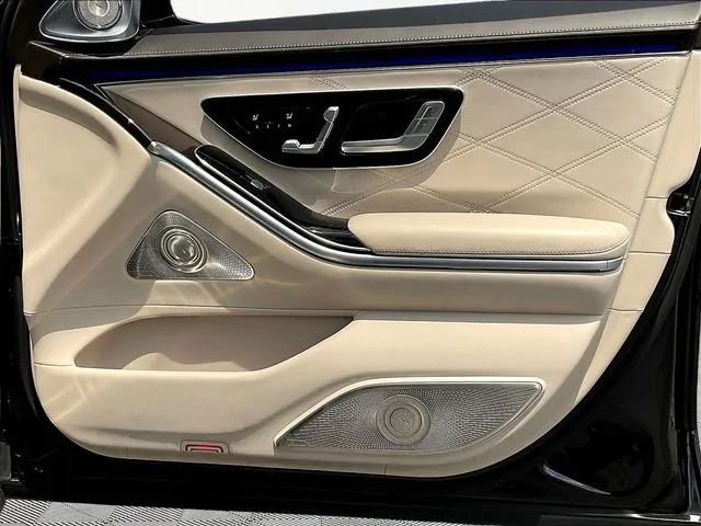 Mercedes-Benz S-Class photo 30