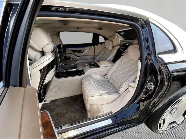 Mercedes-Benz S-Class photo 24