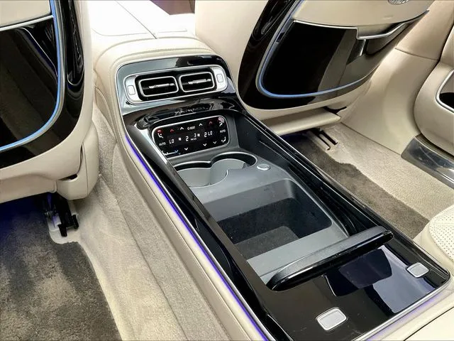 Mercedes-Benz S-Class photo 12