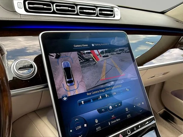 Mercedes-Benz S-Class photo 16