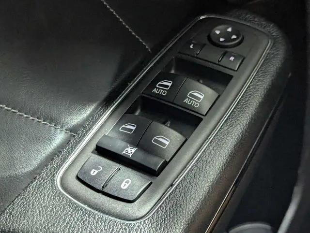 Dodge Charger photo 17