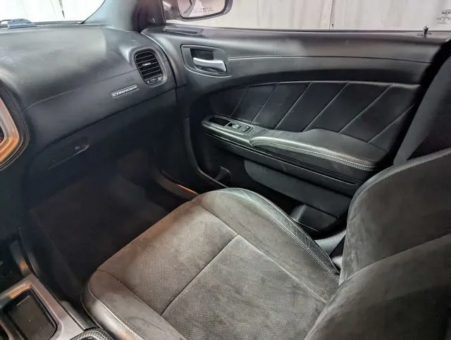 Dodge Charger photo 8