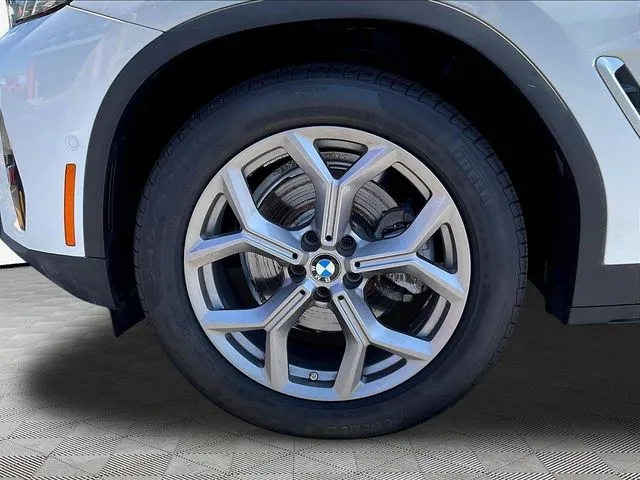 BMW X4 photo 36