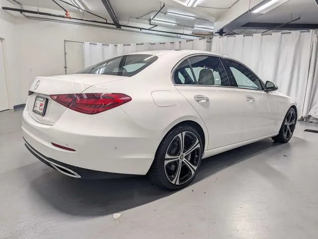 Mercedes-Benz C-Class photo 3