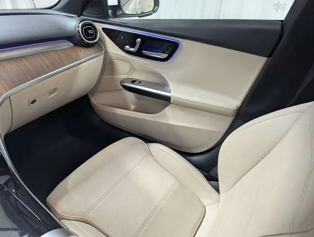 Mercedes-Benz C-Class photo 8