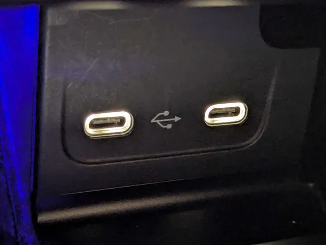 Mercedes-Benz C-Class photo 15