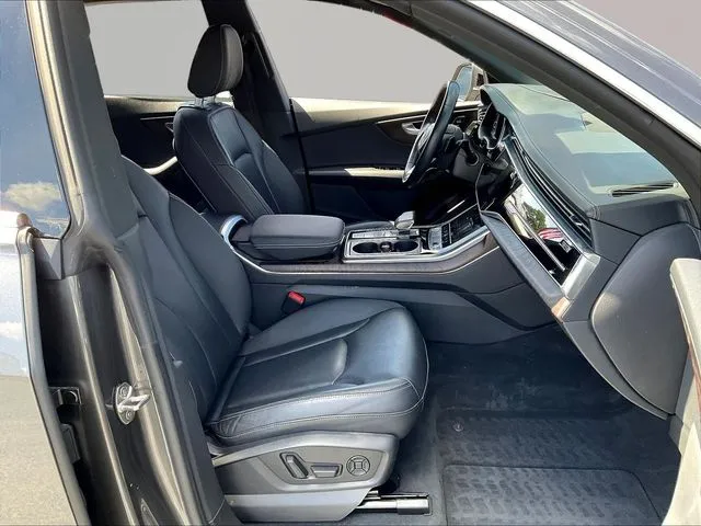 Audi Q8 photo 30