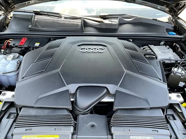 Audi Q8 photo 31