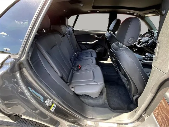 Audi Q8 photo 26