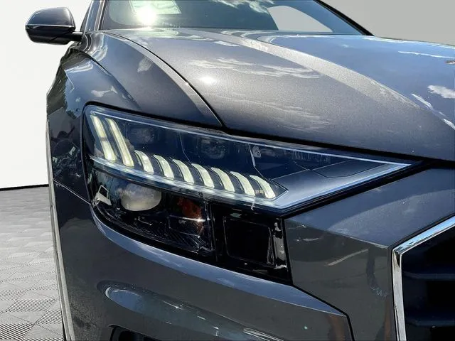 Audi Q8 photo 33