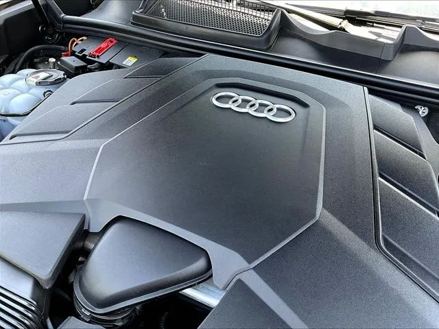 Audi Q8 photo 32
