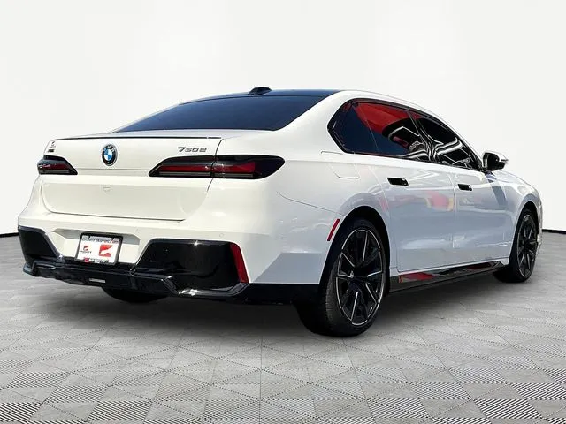 BMW 7 Series photo 7