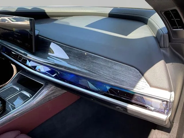 BMW 7 Series photo 26