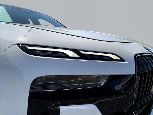 BMW 7 Series photo 32