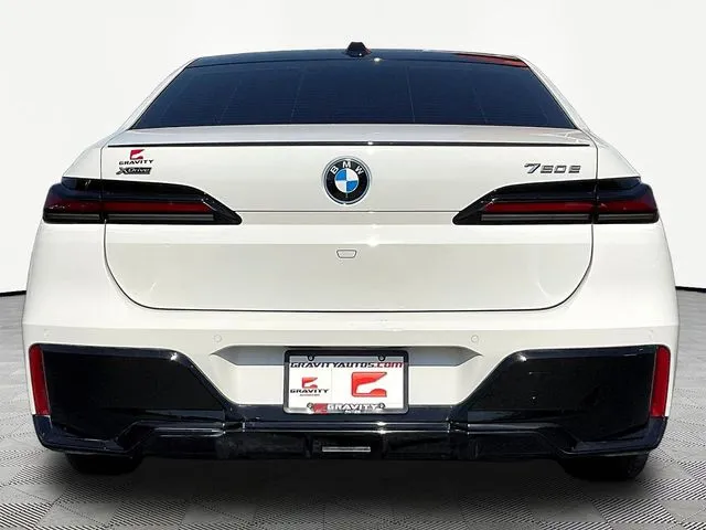 BMW 7 Series photo 6