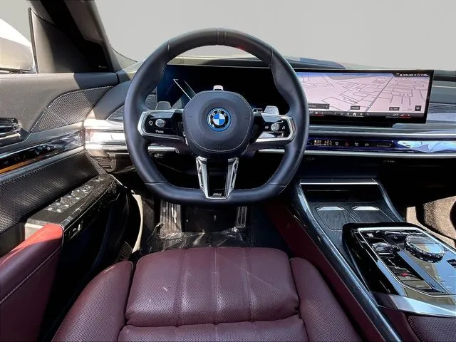BMW 7 Series photo 10