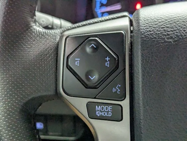 Toyota Tacoma photo 18