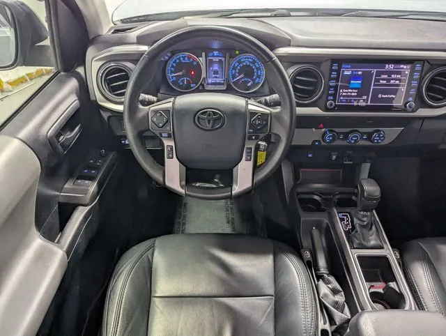 Toyota Tacoma photo 7