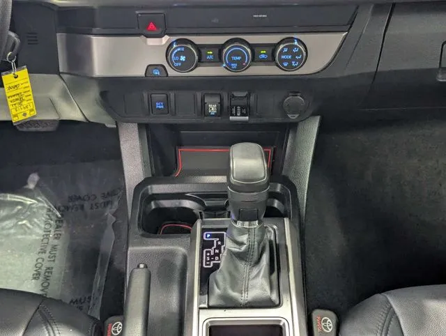 Toyota Tacoma photo 13