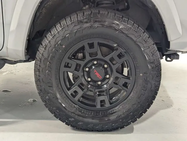 Toyota Tacoma photo 26