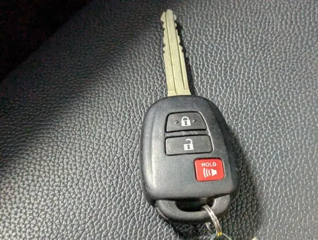 Toyota Tacoma photo 21