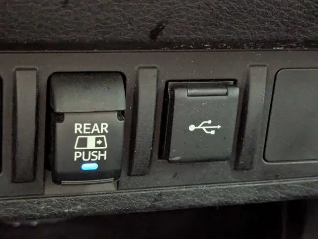Toyota Tacoma photo 15