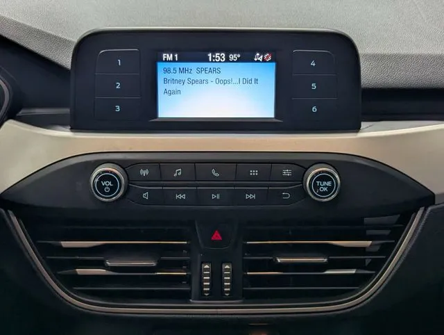 Ford Escape photo 11