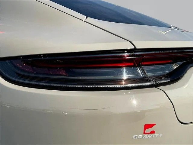 Porsche Panamera photo 24