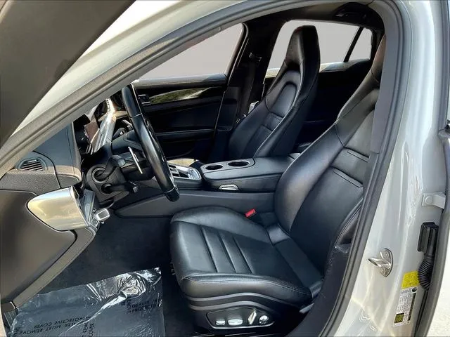 Porsche Panamera photo 22