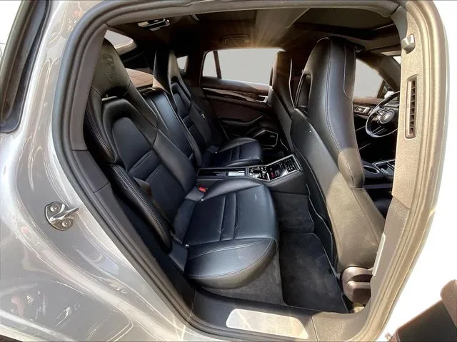 Porsche Panamera photo 26