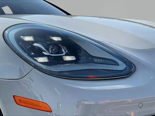 Porsche Panamera photo 33