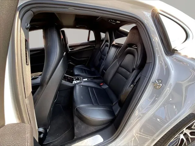 Porsche Panamera photo 23