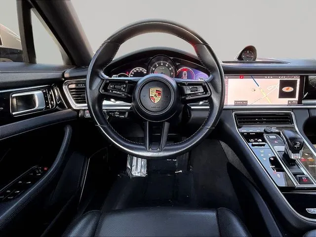Porsche Panamera photo 10