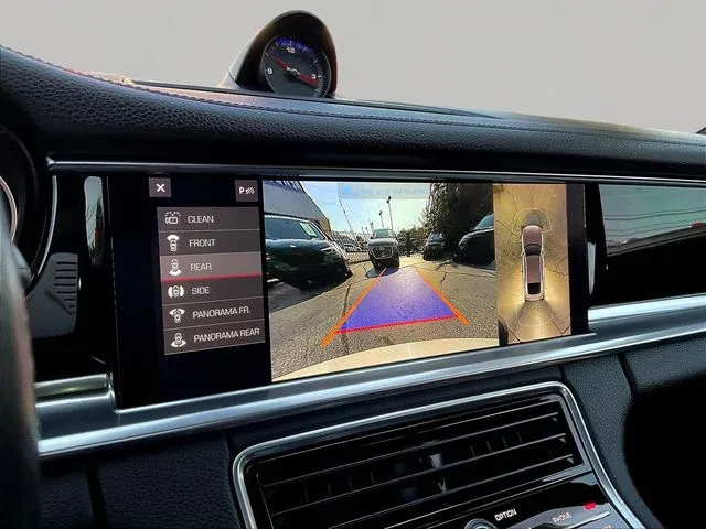 Porsche Panamera photo 16