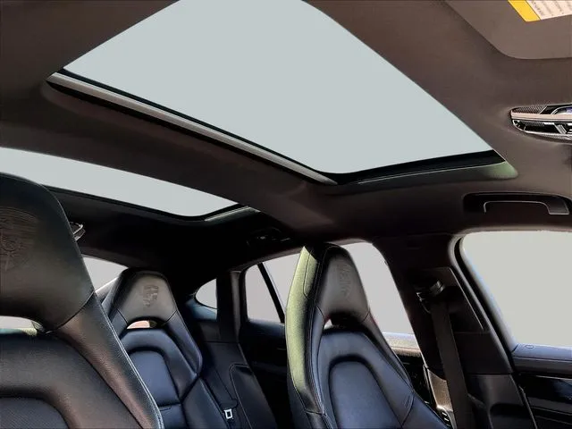 Porsche Panamera photo 28