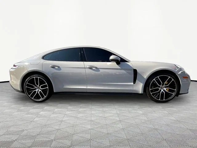 Porsche Panamera photo 8