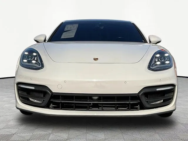 Porsche Panamera photo 2