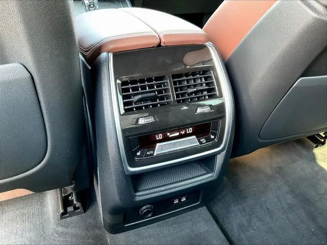 BMW X7 photo 12