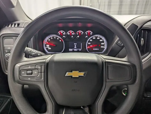 Chevrolet Silverado 1500 photo 19