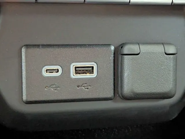 Chevrolet Silverado 1500 photo 15