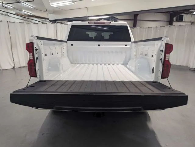 Chevrolet Silverado 1500 photo 25