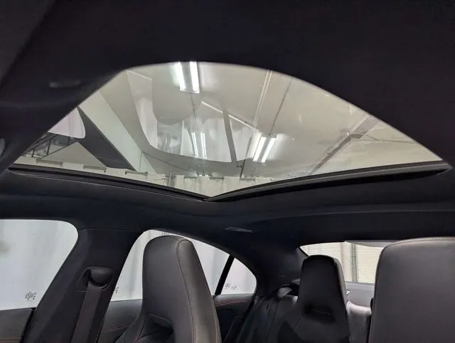 Mercedes-Benz CLA photo 13