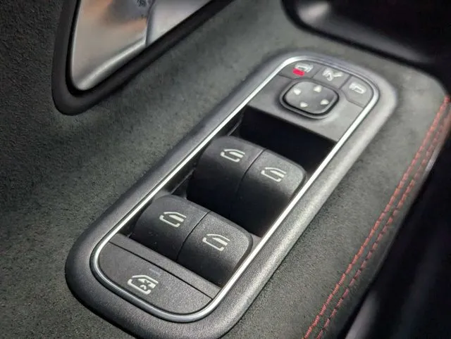 Mercedes-Benz CLA photo 16
