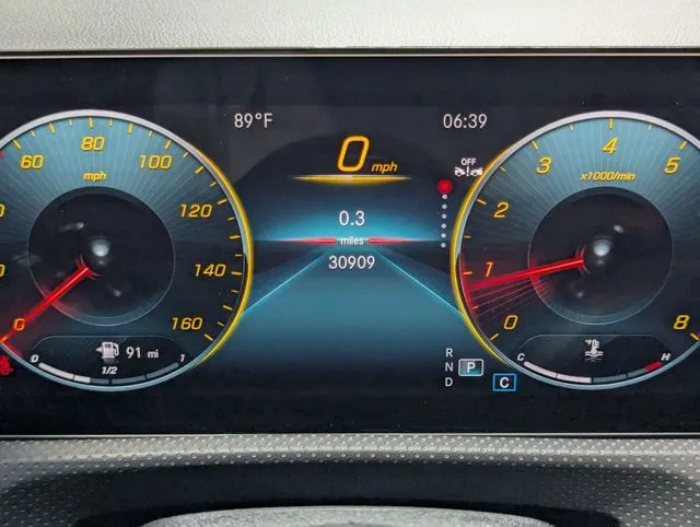 Mercedes-Benz CLA photo 18