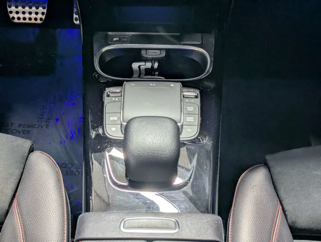 Mercedes-Benz CLA photo 12