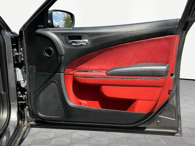 Dodge Charger photo 29